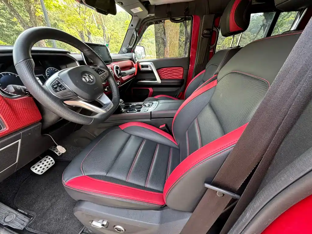 Beijing Off-Road BJ40 2019 PLUS 2.3T automatic four-wheel drive flagship version National VI купить на сайте DeffCars