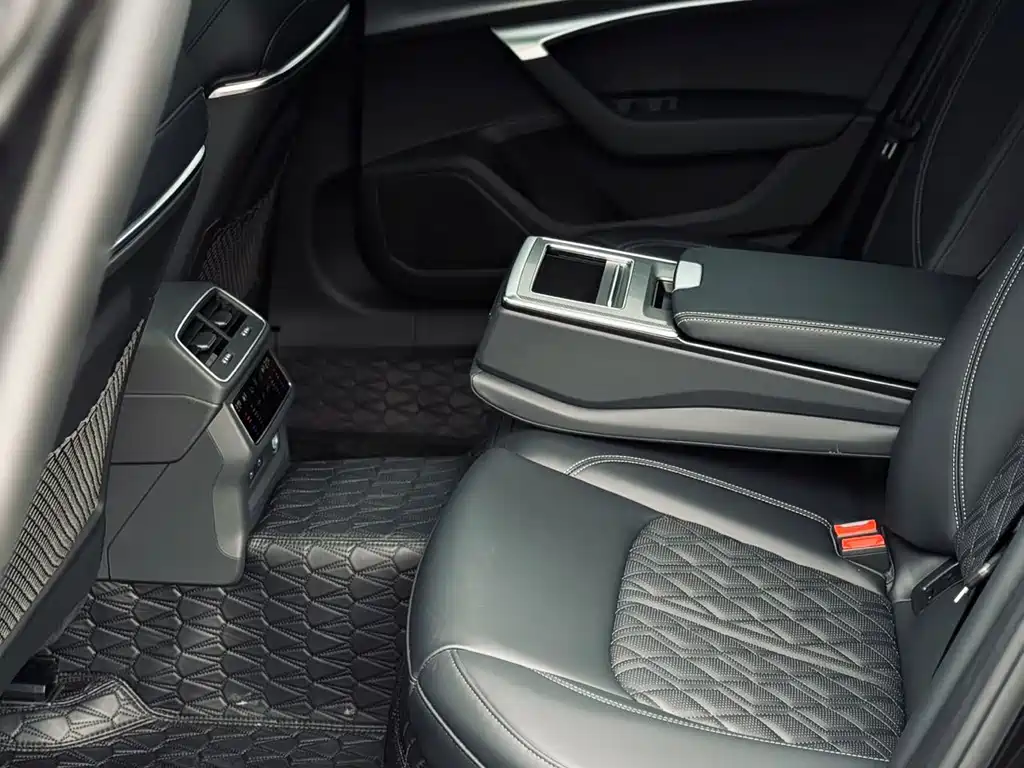 Audi A6L 2025 45 TFSI Premium Dynamic Model купить на сайте DeffCars
