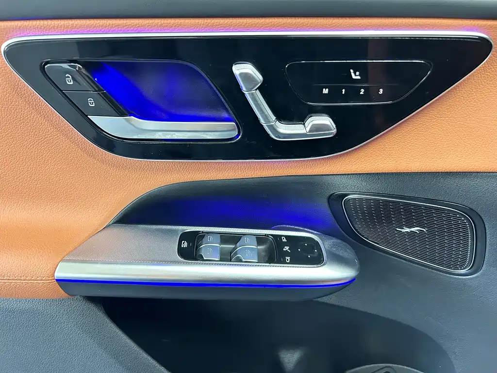 Mercedes-Benz GLC 2024 facelift GLC 260 L 4MATIC luxury model 5 seats купить на сайте DeffCars