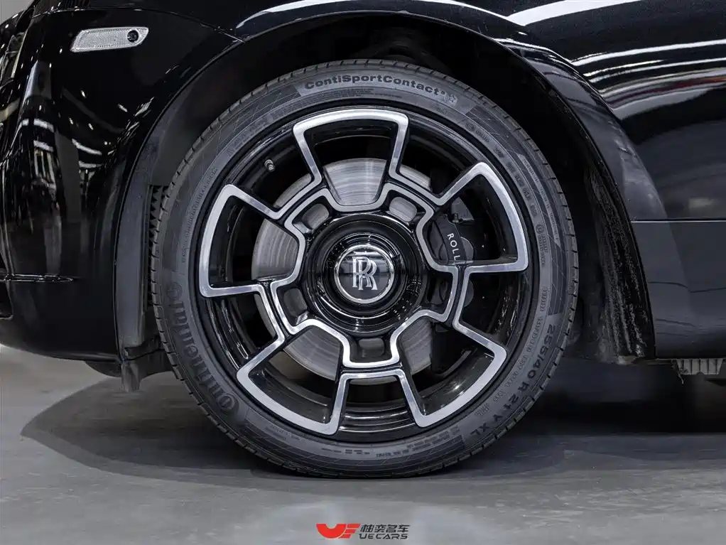 Phantom 2018 6.6T Black Badge купить на сайте DeffCars