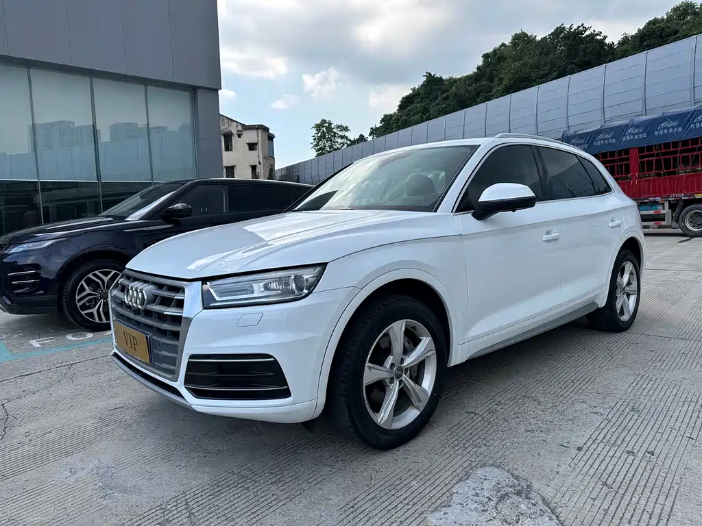 The Audi Q5L 2020 40 TFSI is an enterprising model купить на сайте DeffCars