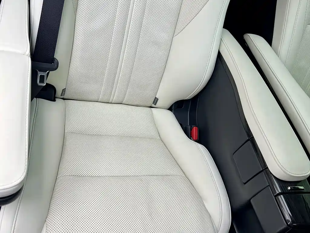 Lexus LM 2020 300h seven-seater elegant version купить на сайте DeffCars