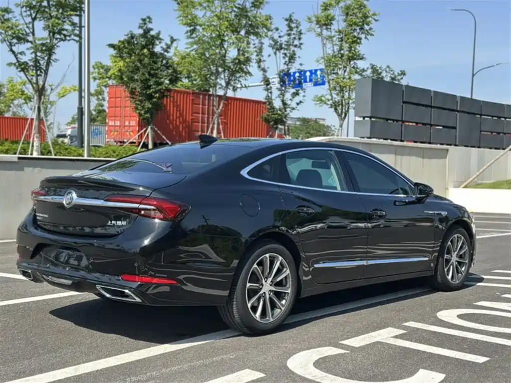 LaCrosse 2022 652T luxury model купить на сайте DeffCars