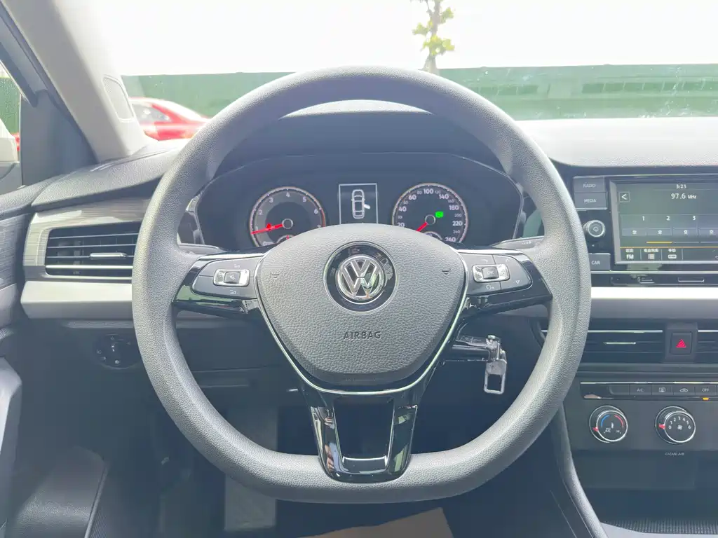 Lavida 2018 Hatchback 200TSI DSG Comfort Edition National V купить на сайте DeffCars