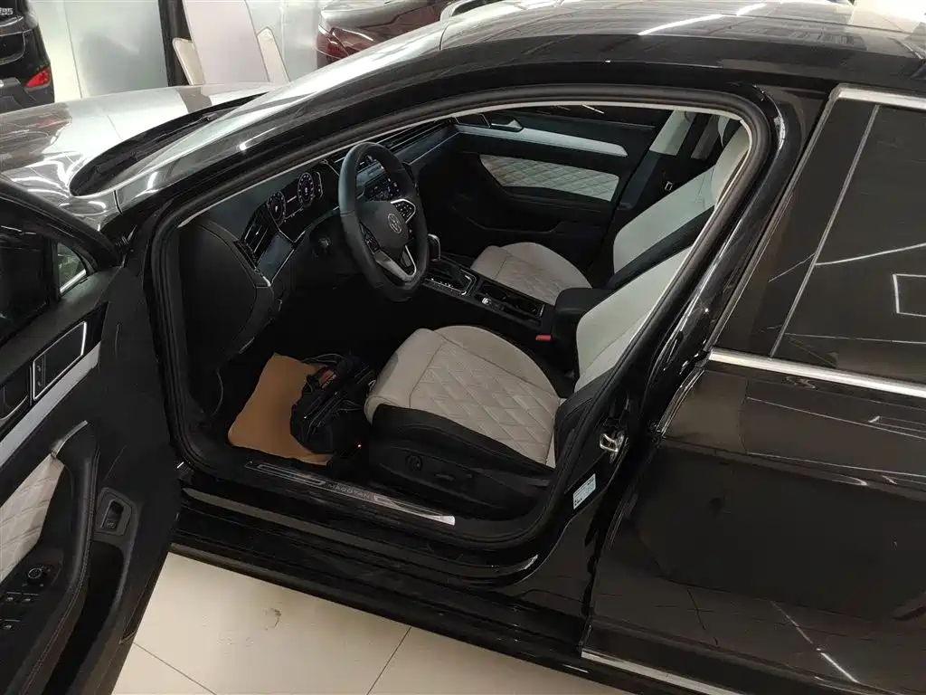 Magotan 2023 2 million commemorative edition 330TSI DSG luxury model купить на сайте DeffCars