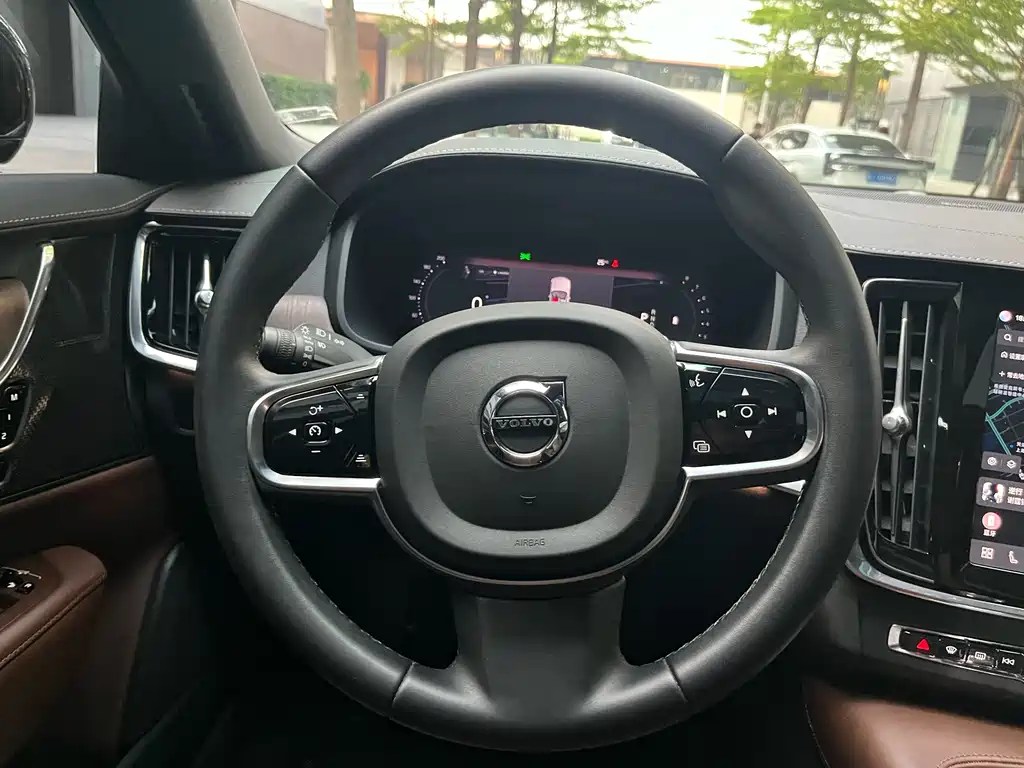 Volvo S90 2023 B5 Zhiyuan Luxury Edition купить на сайте DeffCars