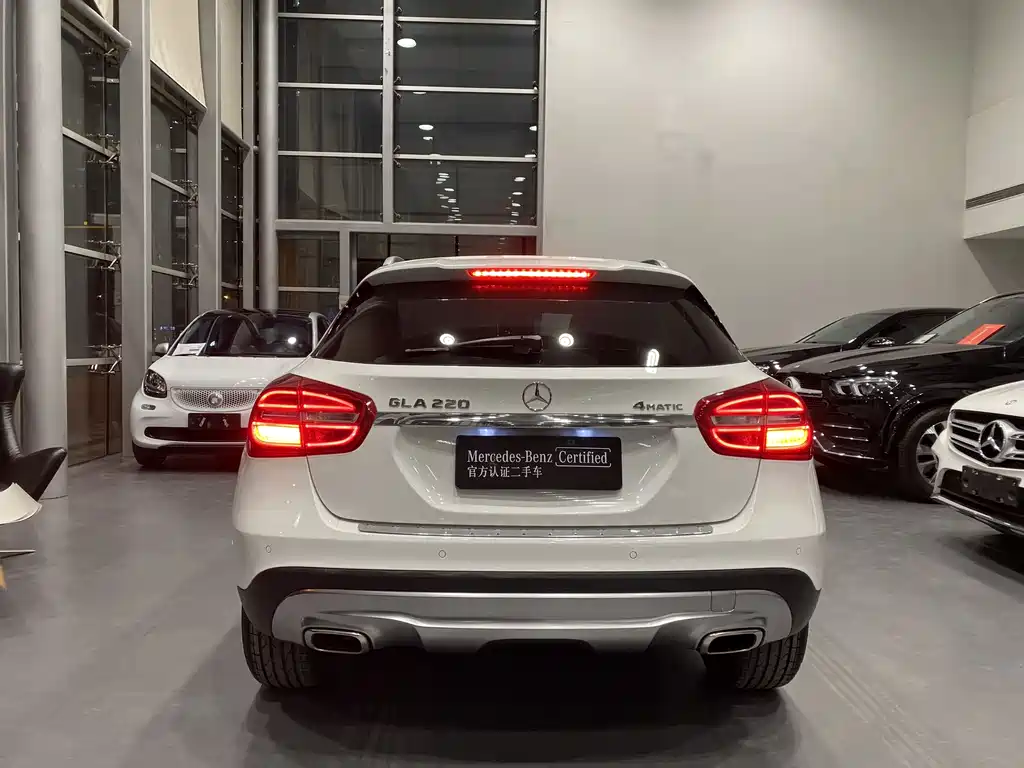 Mercedes-Benz GLA 2016 GLA 220 4MATIC Fashion Model купить на сайте DeffCars