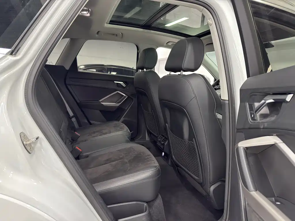 Audi Q3 2022 35 TFSI Fashionable and Dynamic купить на сайте DeffCars