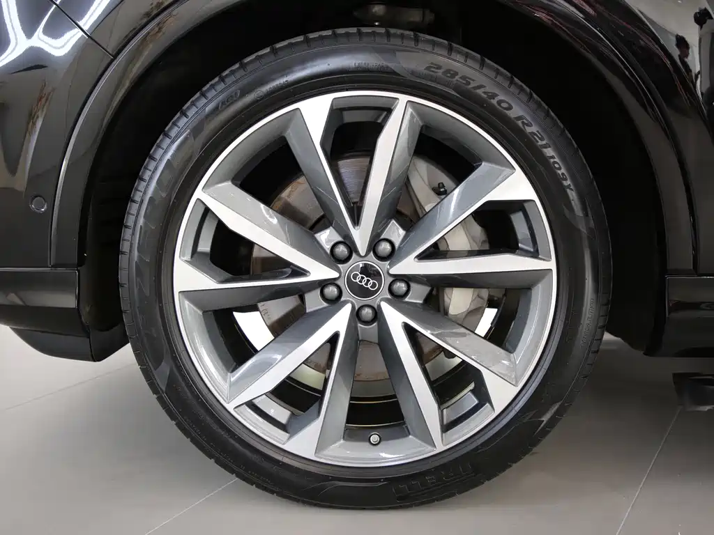 Audi Q7 2022 55 TFSI quattro S line sports купить на сайте DeffCars