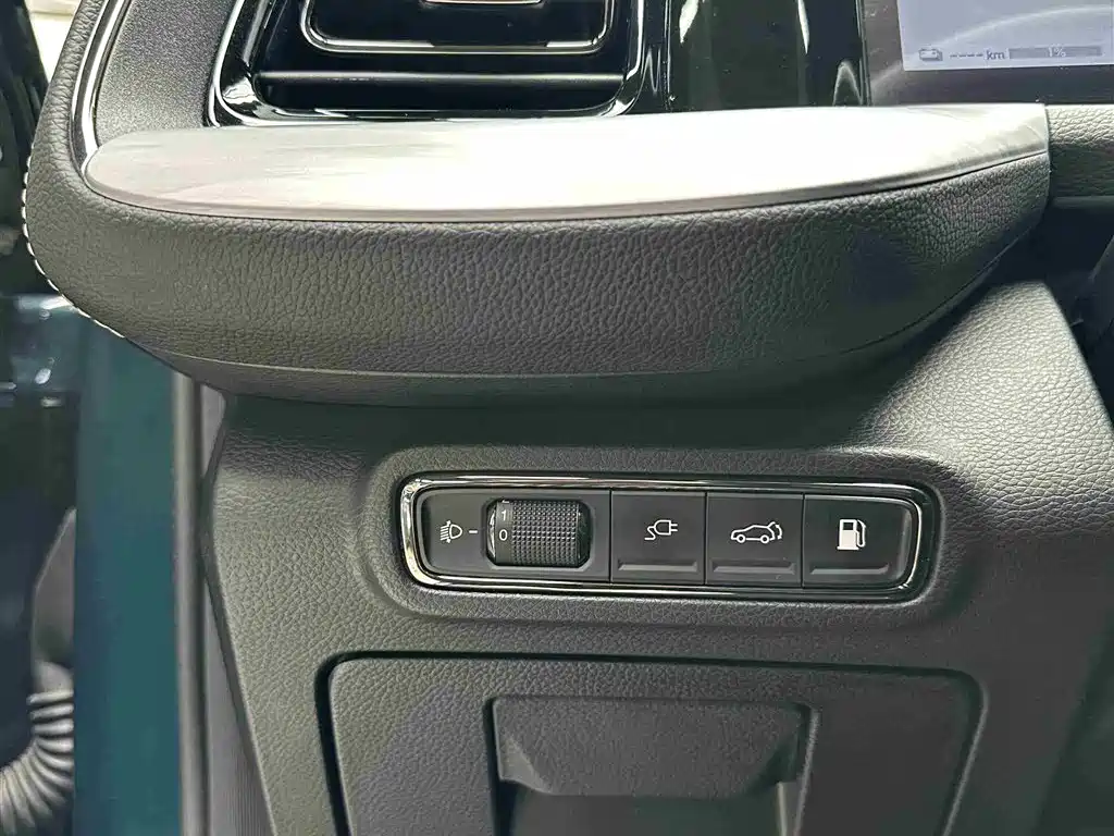 Trumpchi ES9 2024 PHEV 143km Max купить на сайте DeffCars