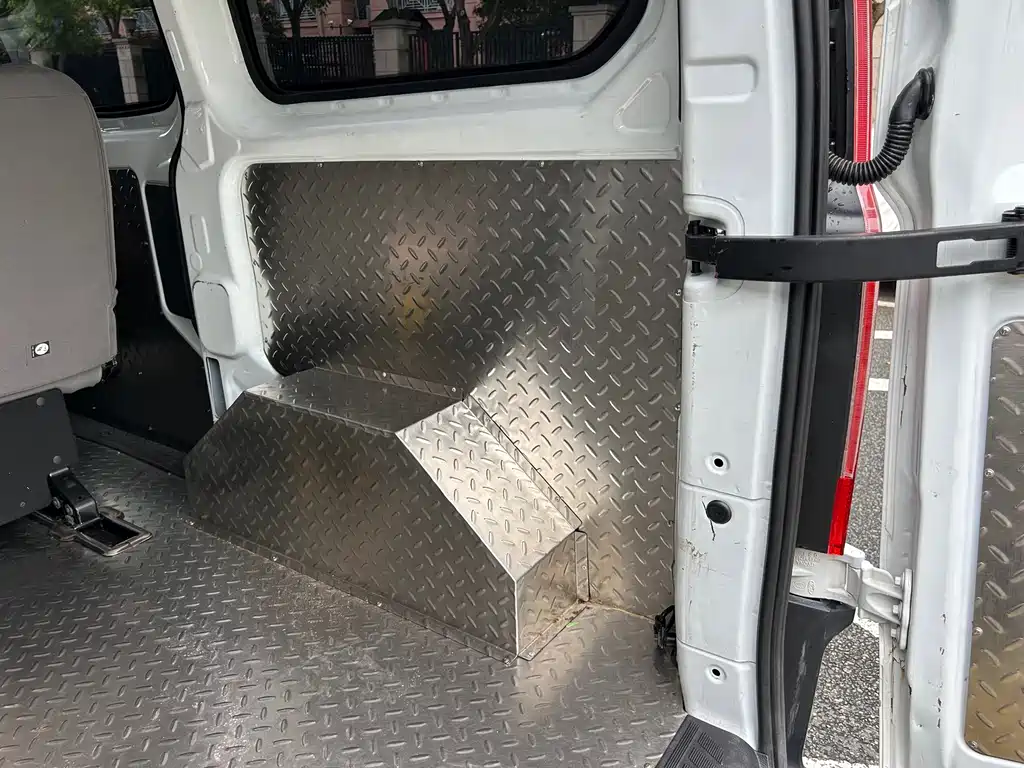 Transit 2019 2.0T diesel multi-functional commercial vehicle short-axle low-roof 6-seater National VI купить на сайте DeffCars