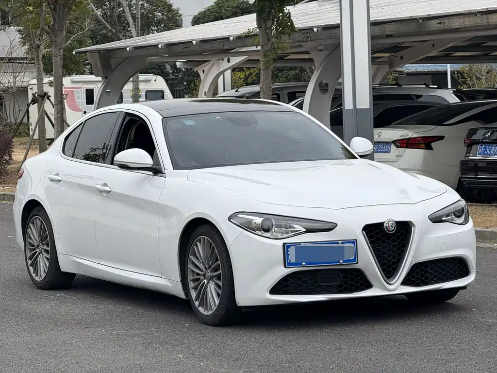 Giulia Juliet 2017 2.0T 280HP Luxury Edition купить на сайте DeffCars