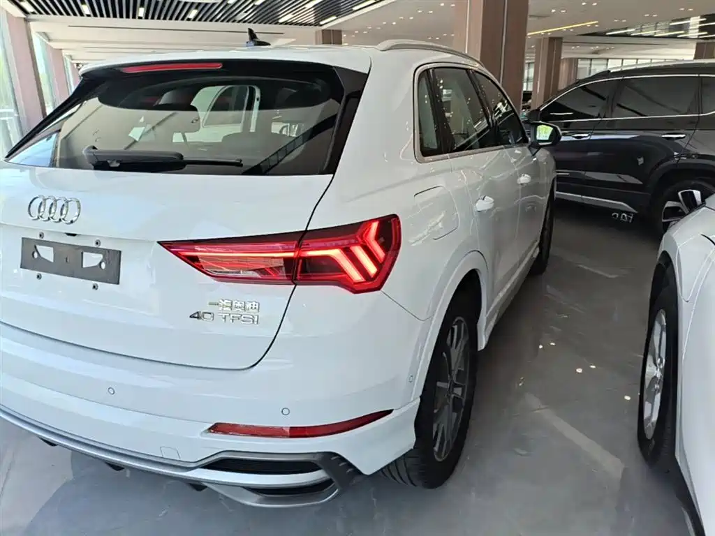 Audi Q3 2023 40 TFSI Fashionable and Dynamic купить на сайте DeffCars