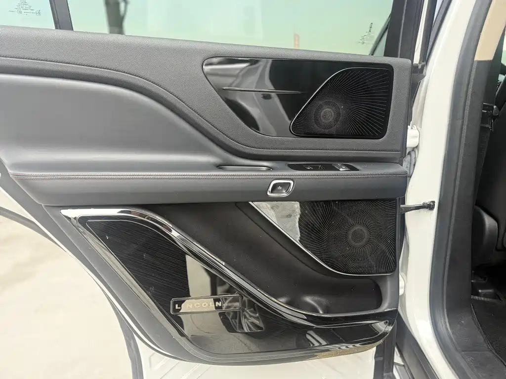 Aviator imported 2020 3.0T V6 all-wheel drive exclusive version купить на сайте DeffCars