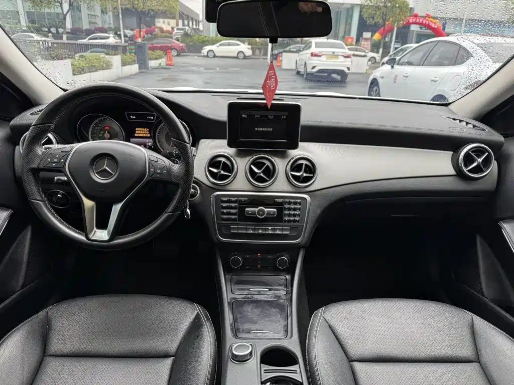 Mercedes GLA 2015 200 Fashion Edition купить на сайте DeffCars