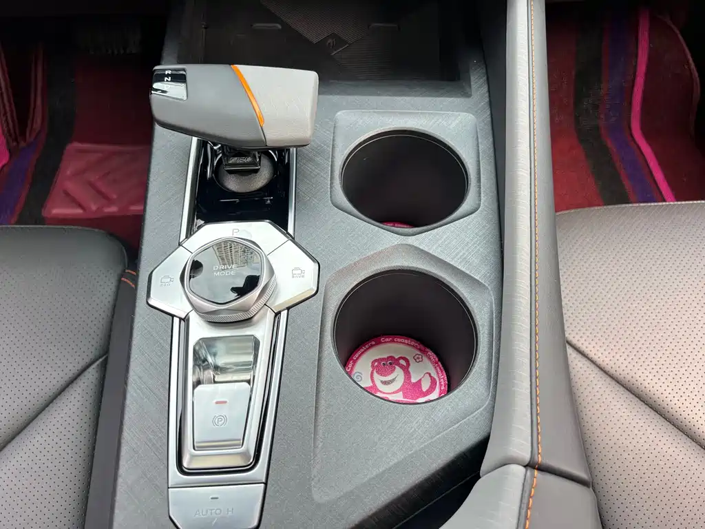 Changan UNI-V 2022 1.5T premium model купить на сайте DeffCars