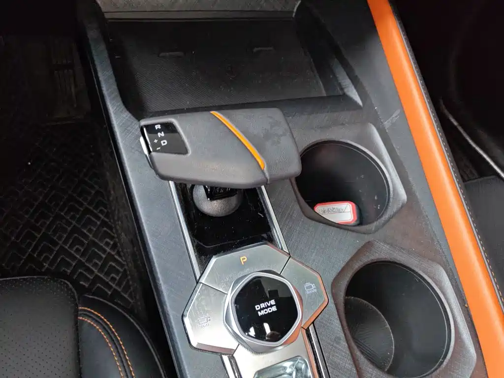 Changan UNI-V 2022 1.5T premium model купить на сайте DeffCars