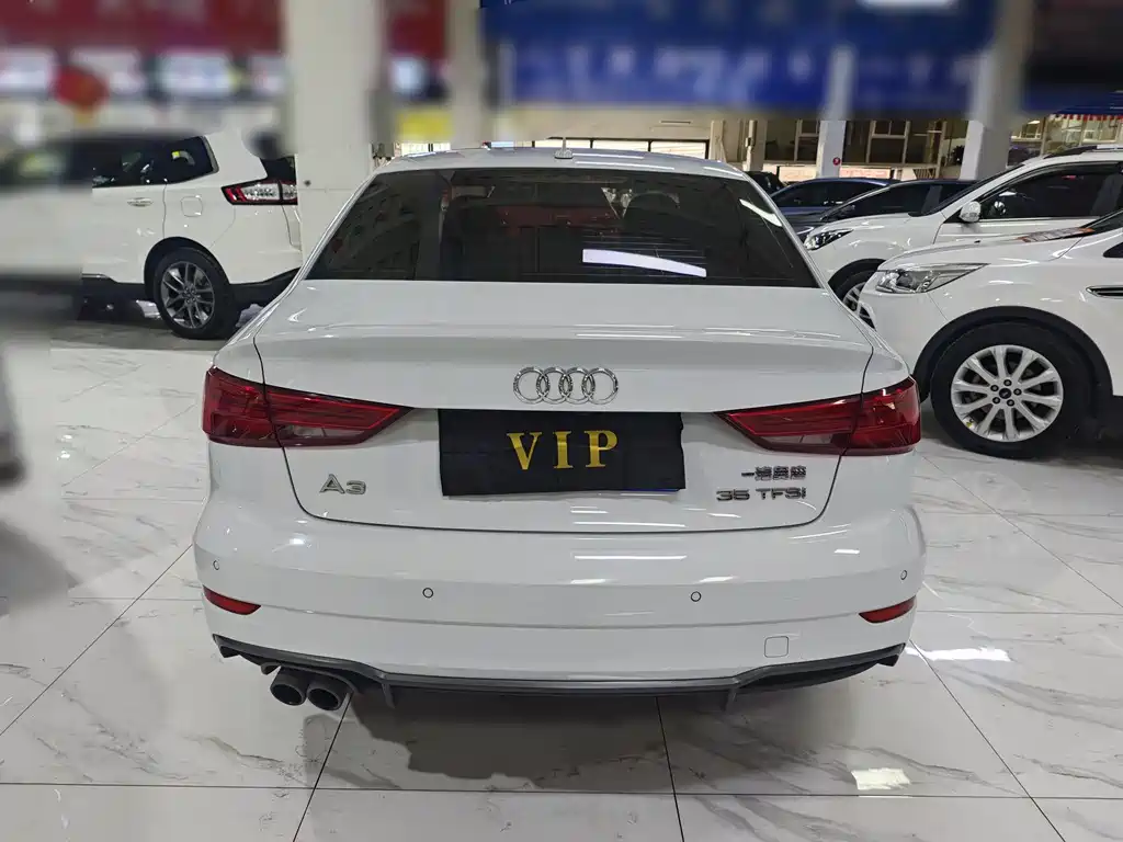 Audi A3 2018 30th Anniversary Limousine 35 TFSI Fashion купить на сайте DeffCars