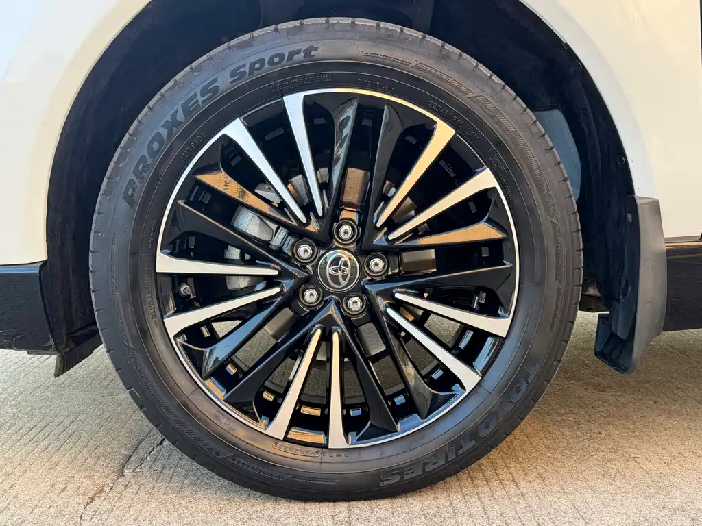 Vesa 2022 2.0L CVT two-wheel drive premium version купить на сайте DeffCars