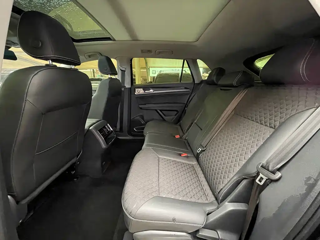 Touron 2020 Touron X facelift 380TSI four-wheel drive luxury version купить на сайте DeffCars