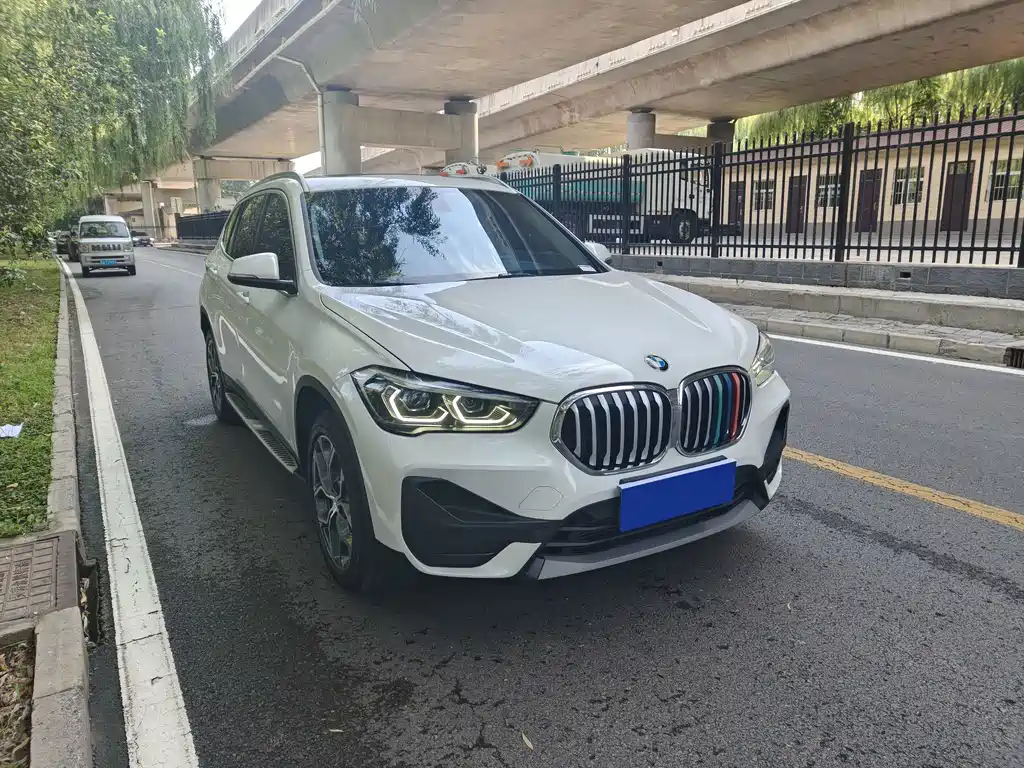BMW X1 2021 sDrive25Li Leading Model купить на сайте DeffCars