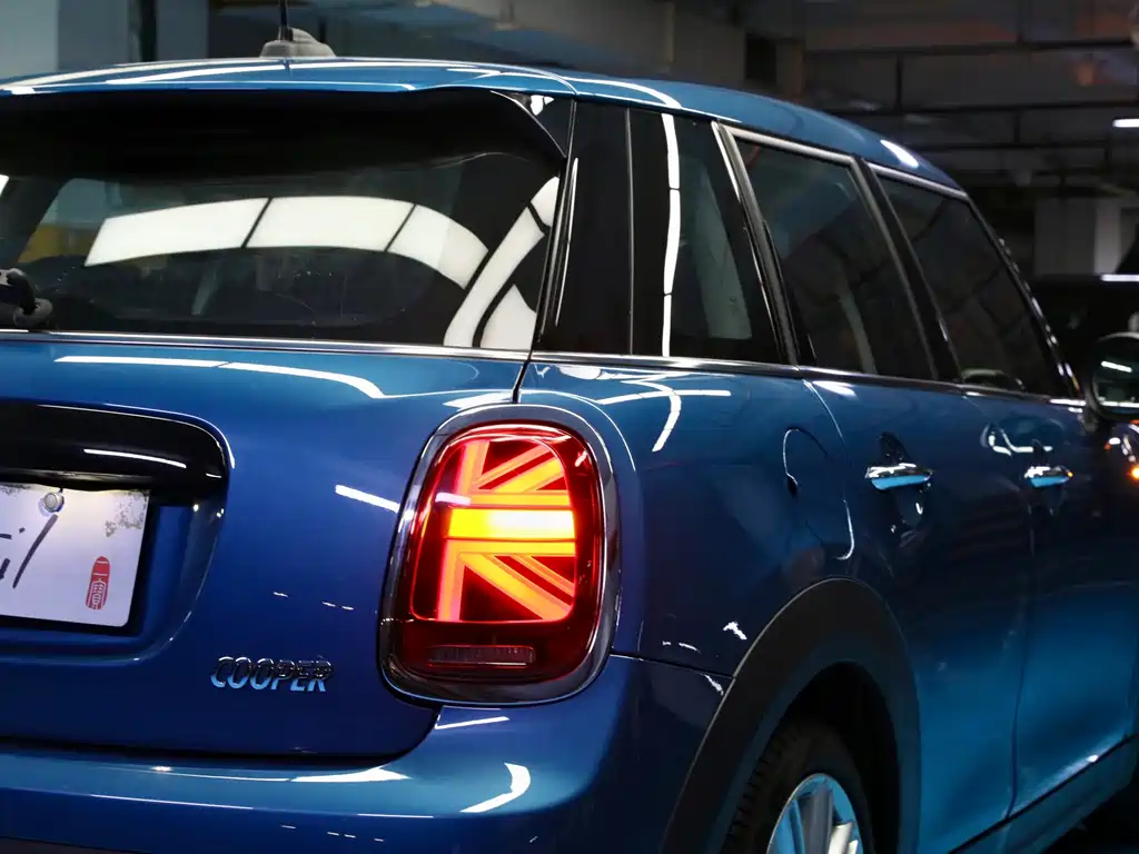 MINI 2023 1.5T COOPER Artist Five-Door Edition купить на сайте DeffCars