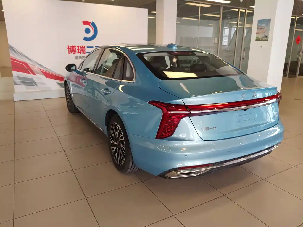 Hongqi H5 2024 1.5T HEV Zhilian Qichang Edition купить на сайте DeffCars