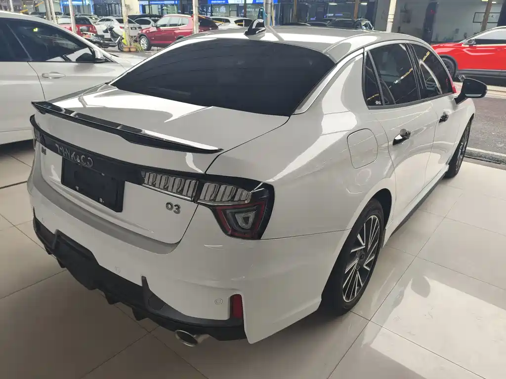 Lynk & Co 03 2021 03+ 2.0TD automatic performance package version купить на сайте DeffCars
