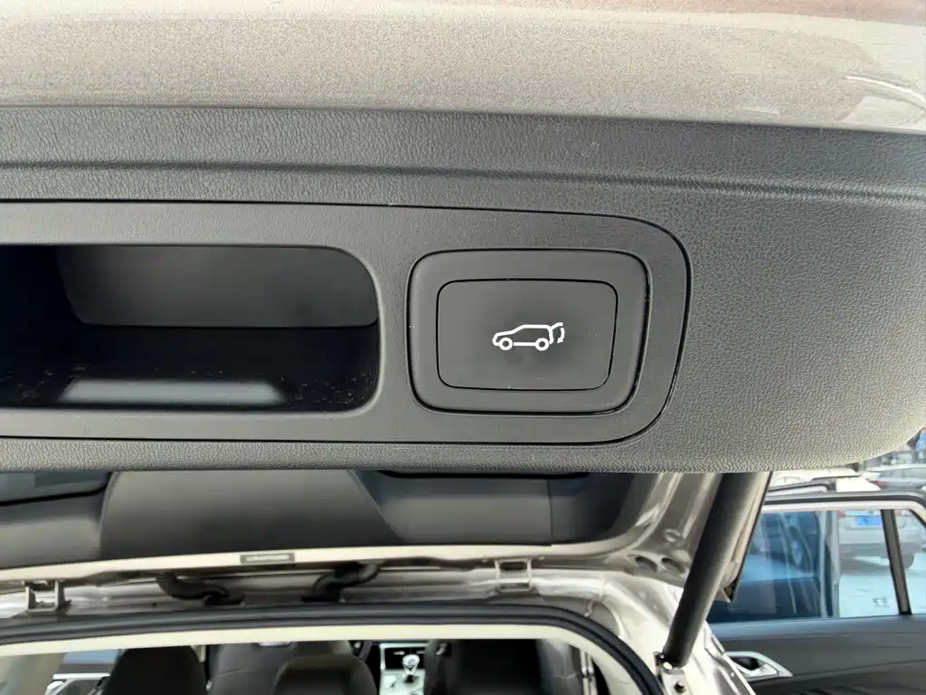Roewe RX5 2023 1.5T luxury sliding screen version купить на сайте DeffCars