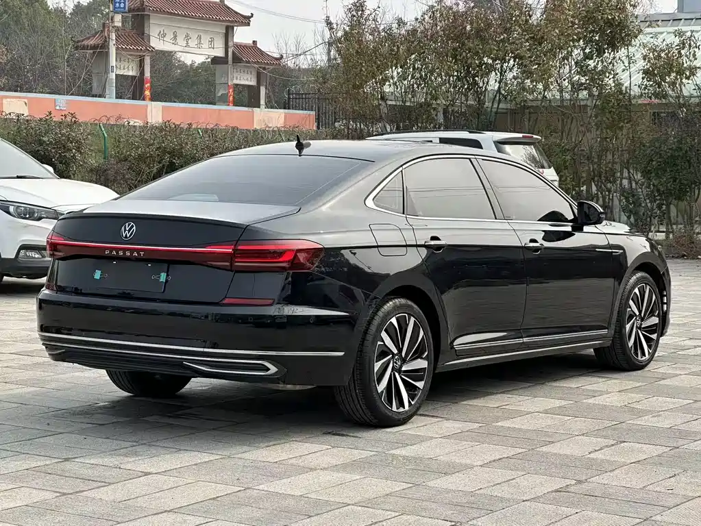 Passat 2023 380TSI Deluxe Edition купить на сайте DeffCars