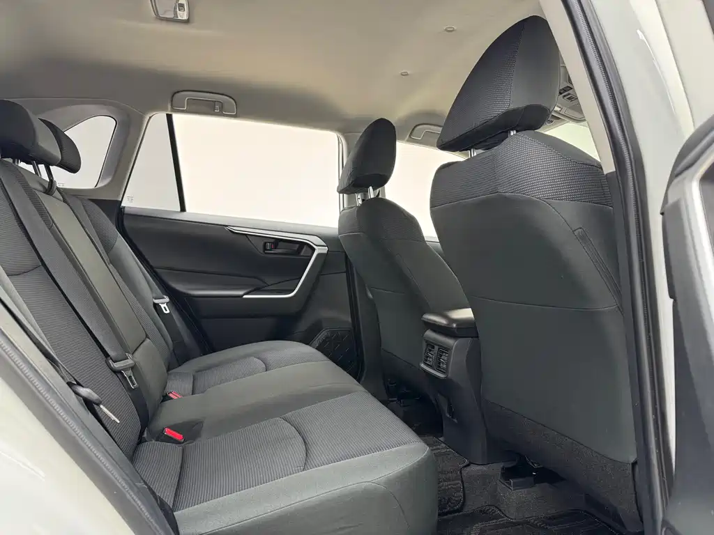 RAV4 Rongfang 2022 2.0L CVT two-wheel drive urban version купить на сайте DeffCars