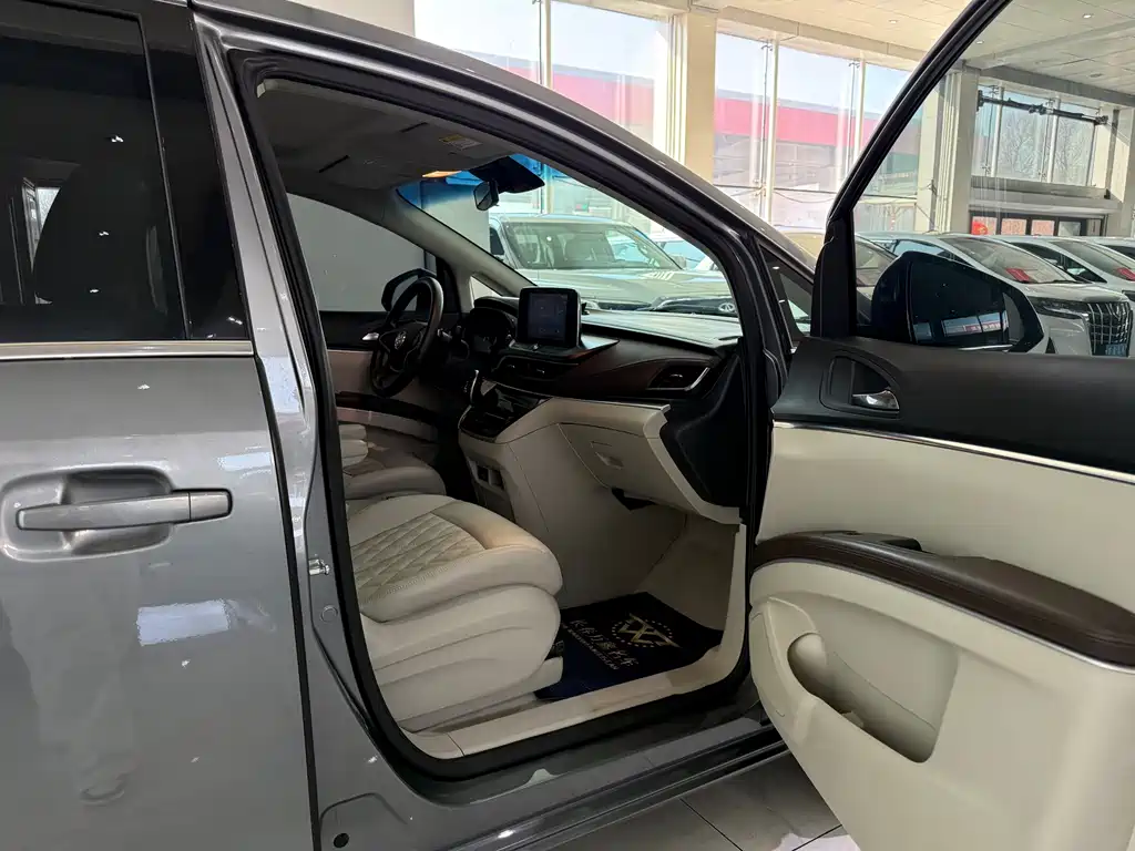 Buick GL8 2021 Land Business Class 652T Comfort купить на сайте DeffCars
