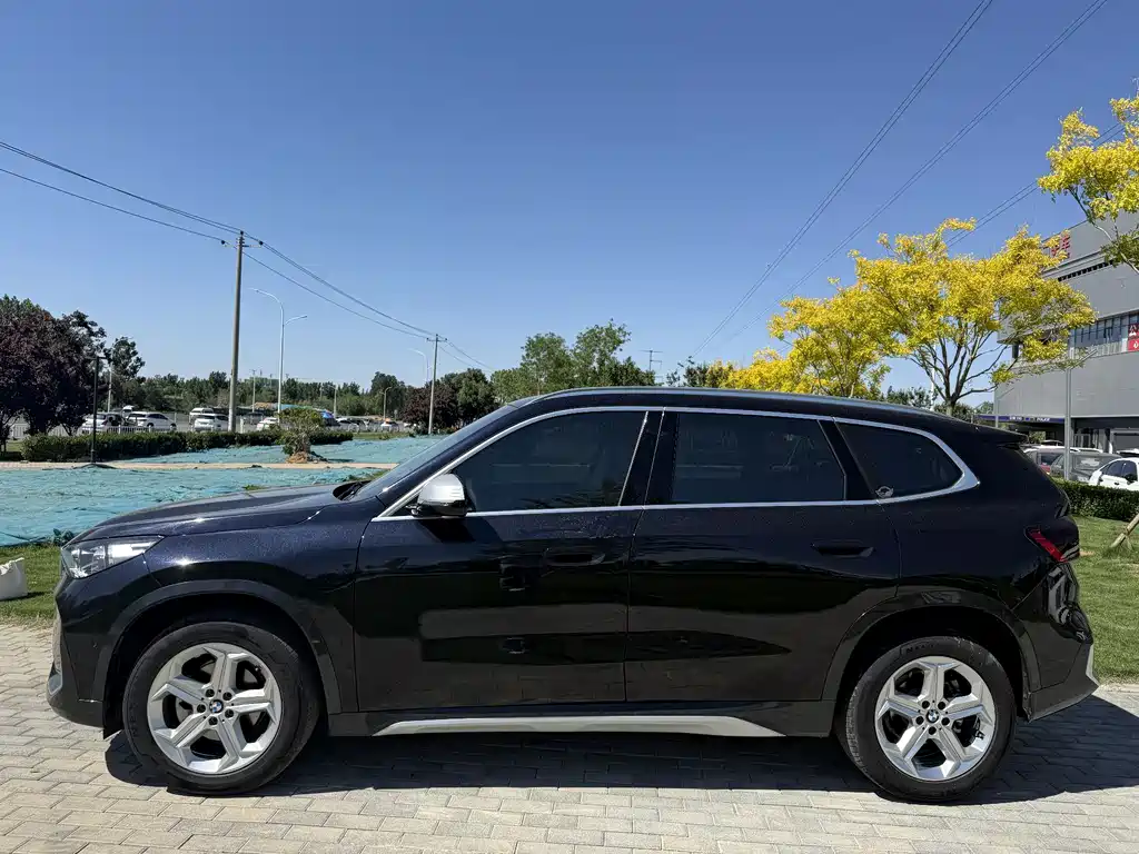 BMW X1 2023 sDrive20Li X Design Package купить на сайте DeffCars