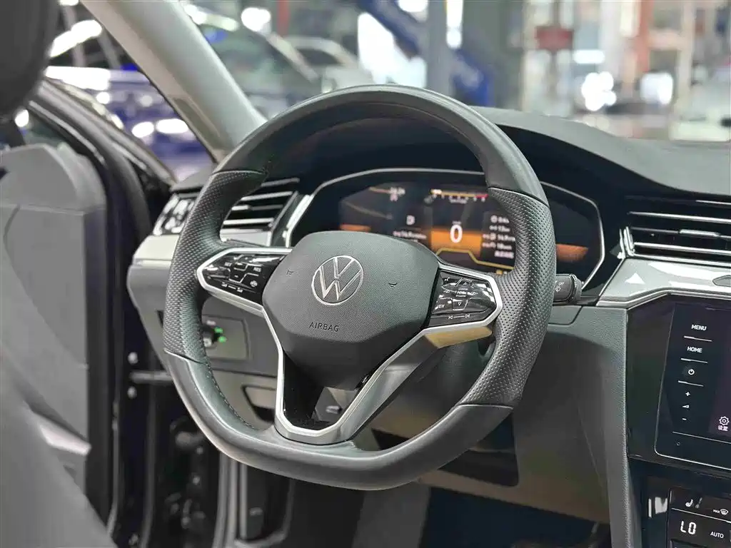 Magotan 2023 2 million commemorative edition 330TSI DSG leading model купить на сайте DeffCars