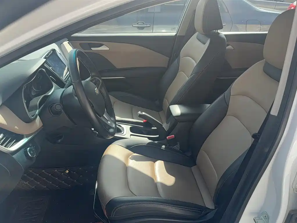 Cruze 2022 320 Automatic Sunroof Edition купить на сайте DeffCars