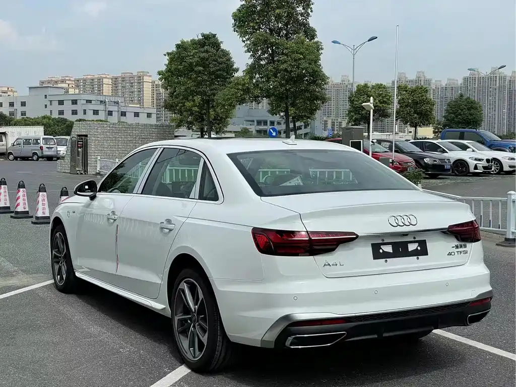 Audi A4L 2023 40 TFSI Fashionable and Dynamic купить на сайте DeffCars