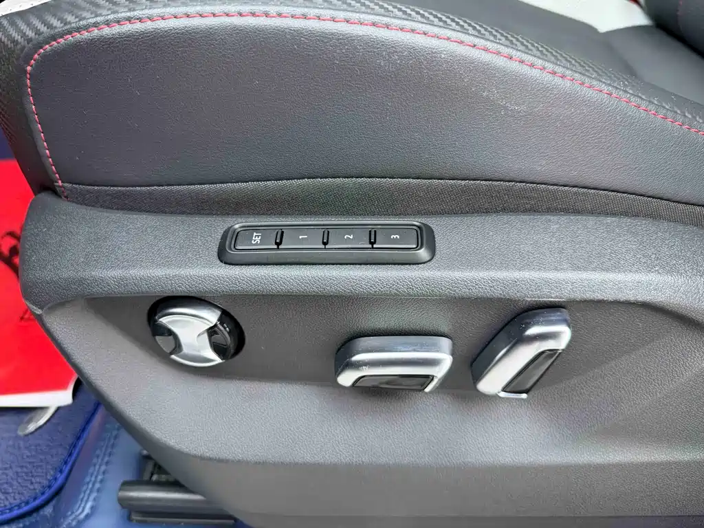 Touron 2024 Touron X 380TSI four-wheel drive luxury version купить на сайте DeffCars