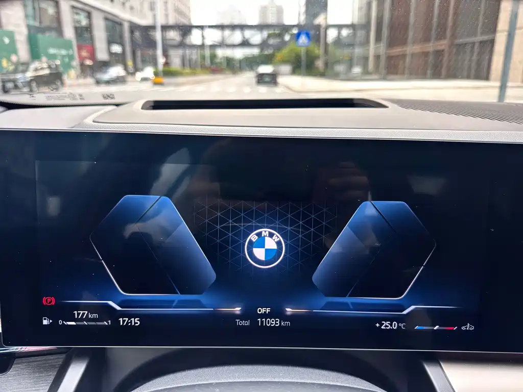 BMW 5 Series 2025 530Li Exclusive M Sports Package купить на сайте DeffCars