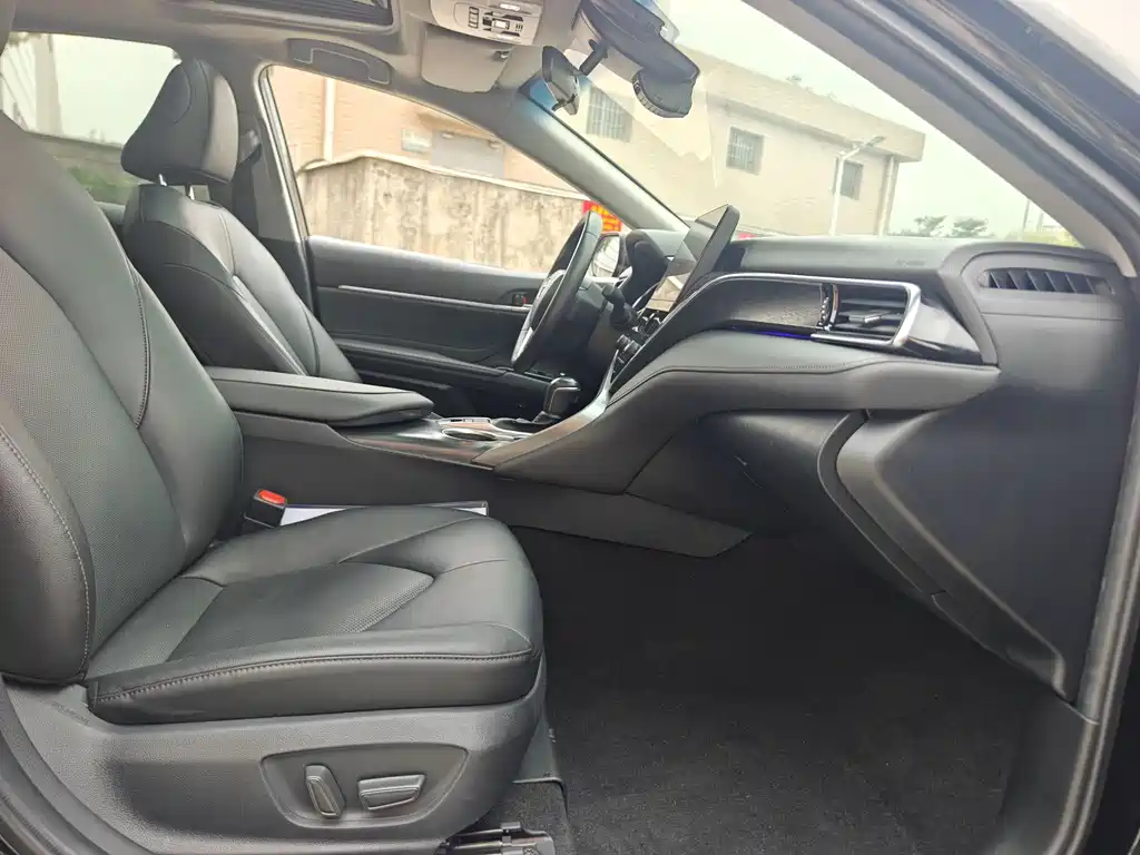 Camry 2021 2.0G Deluxe Edition купить на сайте DeffCars
