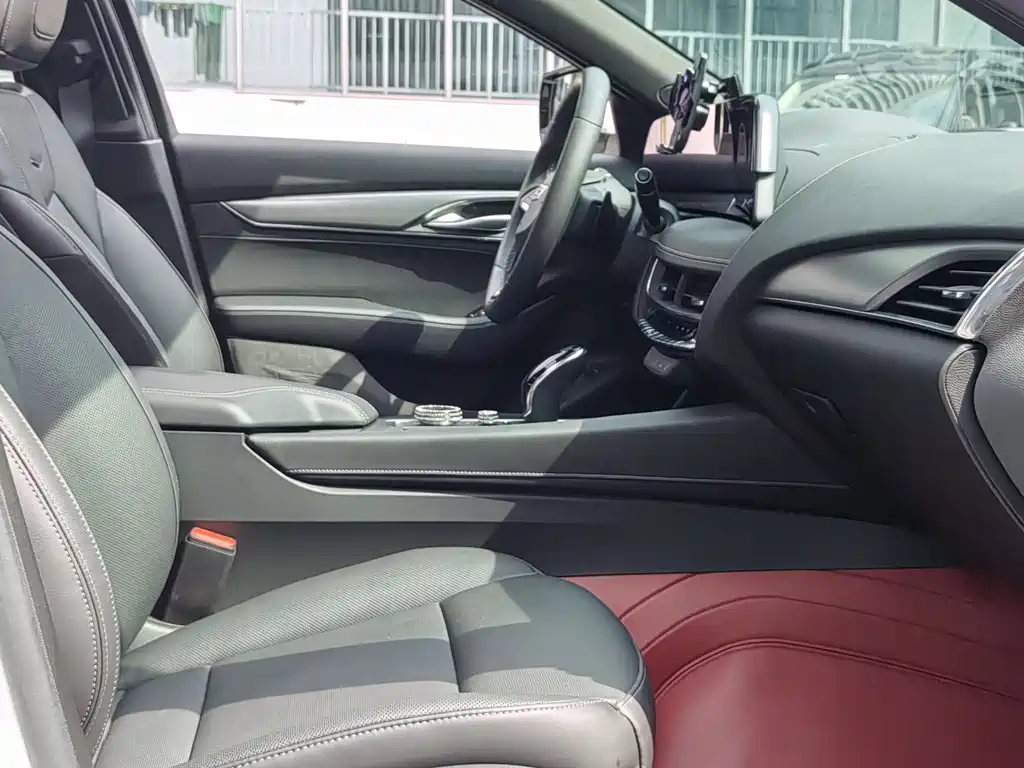 Cadillac CT5 2024 28T Luxury Pro купить на сайте DeffCars