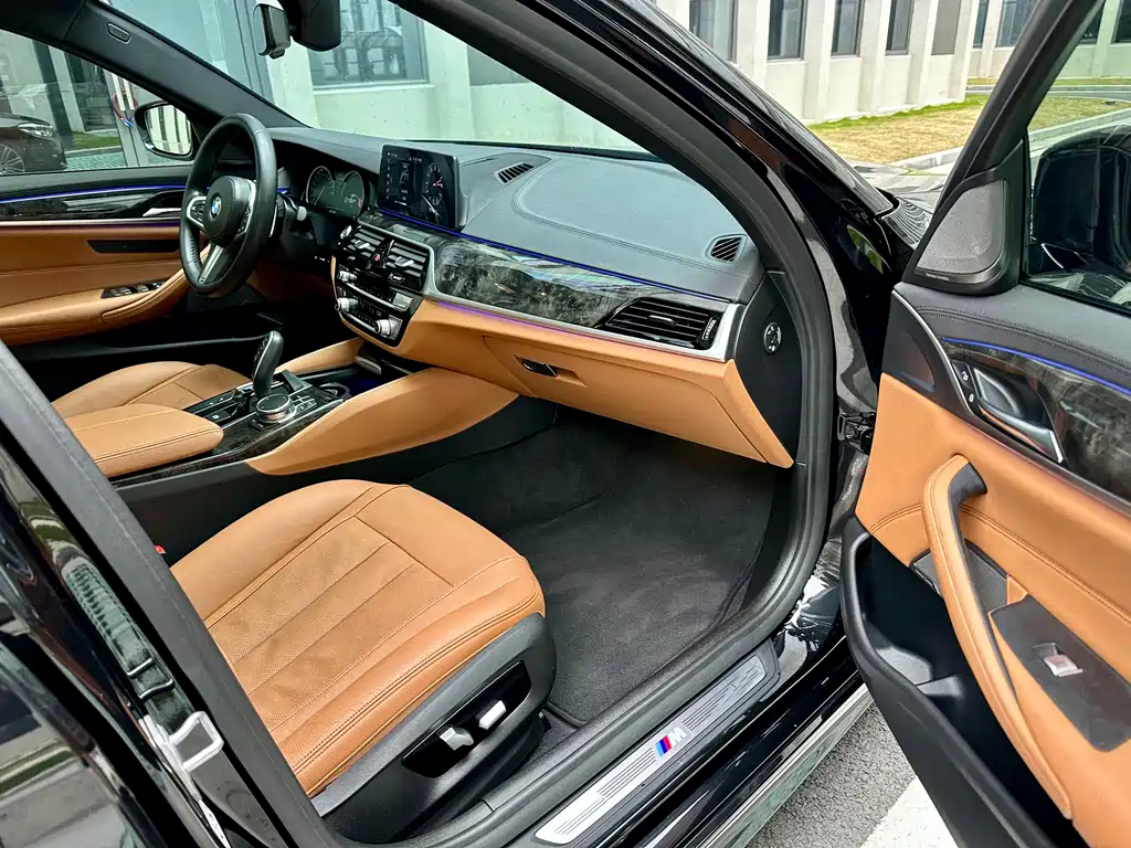 BMW 5 Series 2018 facelift 530Li Exclusive M Sports Package купить на сайте DeffCars