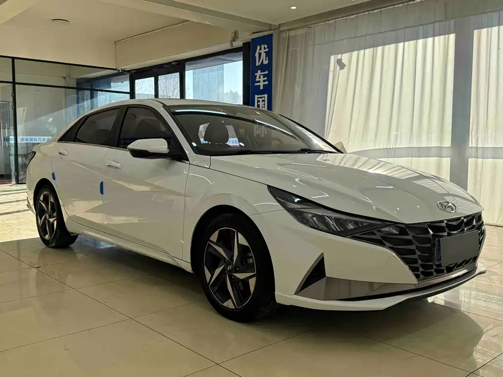 Elantra 2022 1.5L CVT LUX Premium Edition купить на сайте DeffCars
