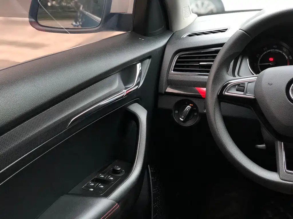 Komic 2020 GT TSI230 DSG Ultimate Edition National VI купить на сайте DeffCars