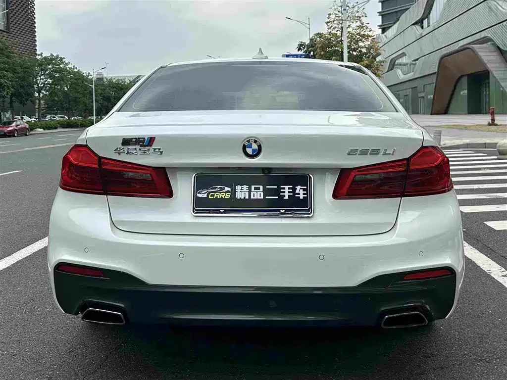 BMW 5 Series 2018 525Li M Sports Package купить на сайте DeffCars
