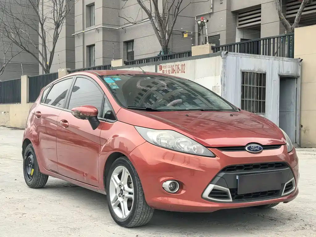 Carnival 2010 Hatchback 1.5L Automatic Fashion Limited Edition купить на сайте DeffCars