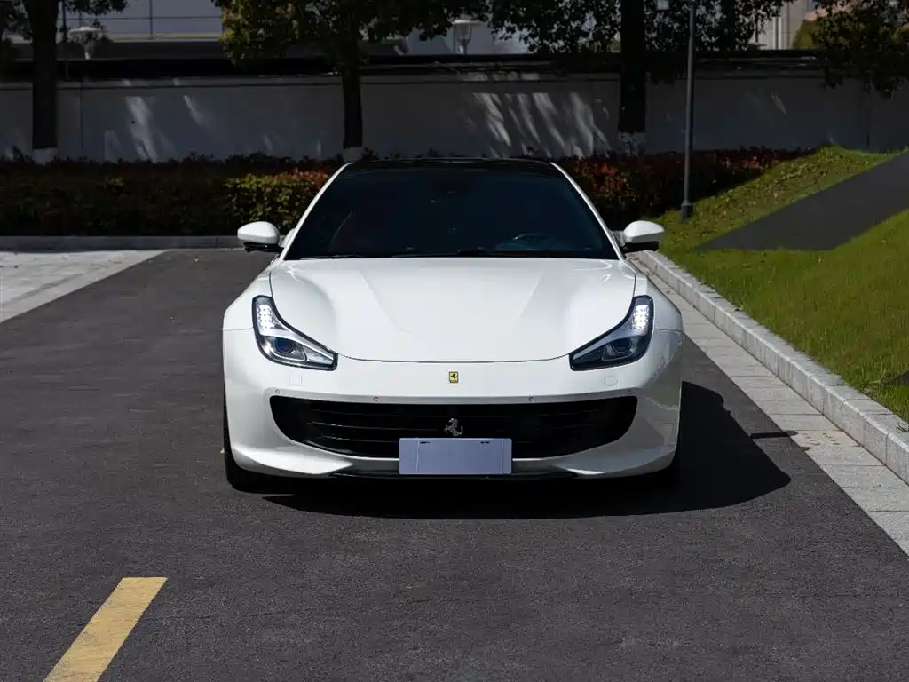 GTC4Lusso 2017 3.9T V8 купить на сайте DeffCars
