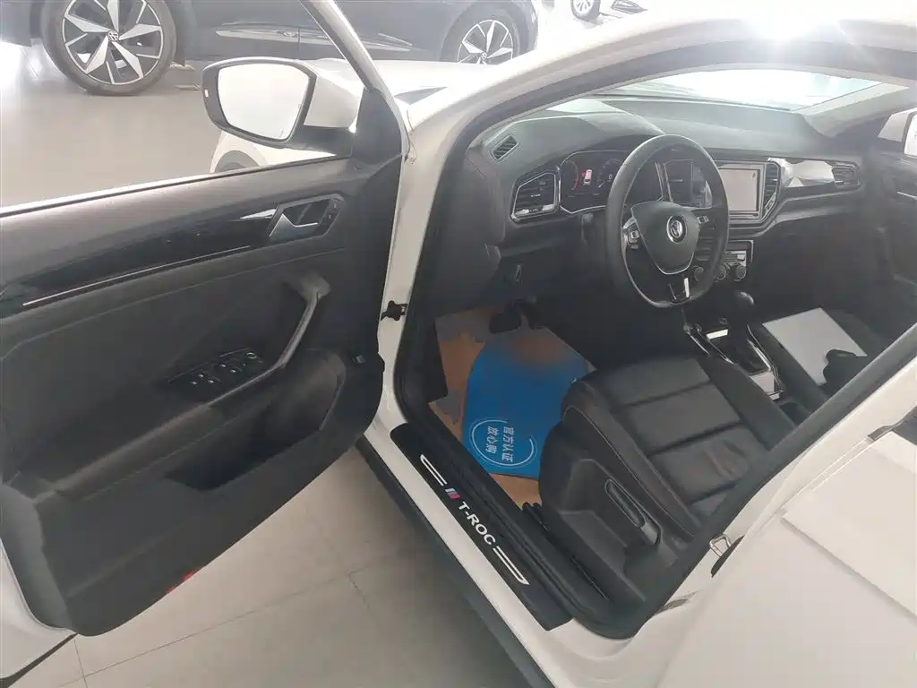 T-ROC 2020 280TSI DSG two-wheel drive comfort model купить на сайте DeffCars