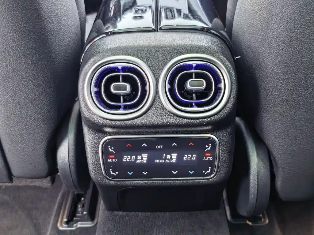 Mercedes-Benz GLC 2024 facelift GLC 260 L 4MATIC luxury model 5 seats купить на сайте DeffCars