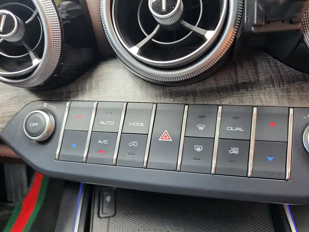 Wei brand VV7 2020 2.0T flagship model купить на сайте DeffCars