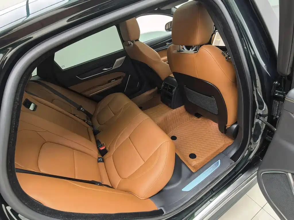 Jaguar XFL 2022 XFL 2.0T P250 two-wheel drive elite sports version купить на сайте DeffCars